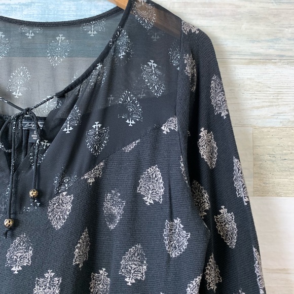 Lucky Brand Boho Bell Sleeves Top - Picture 2 of 6